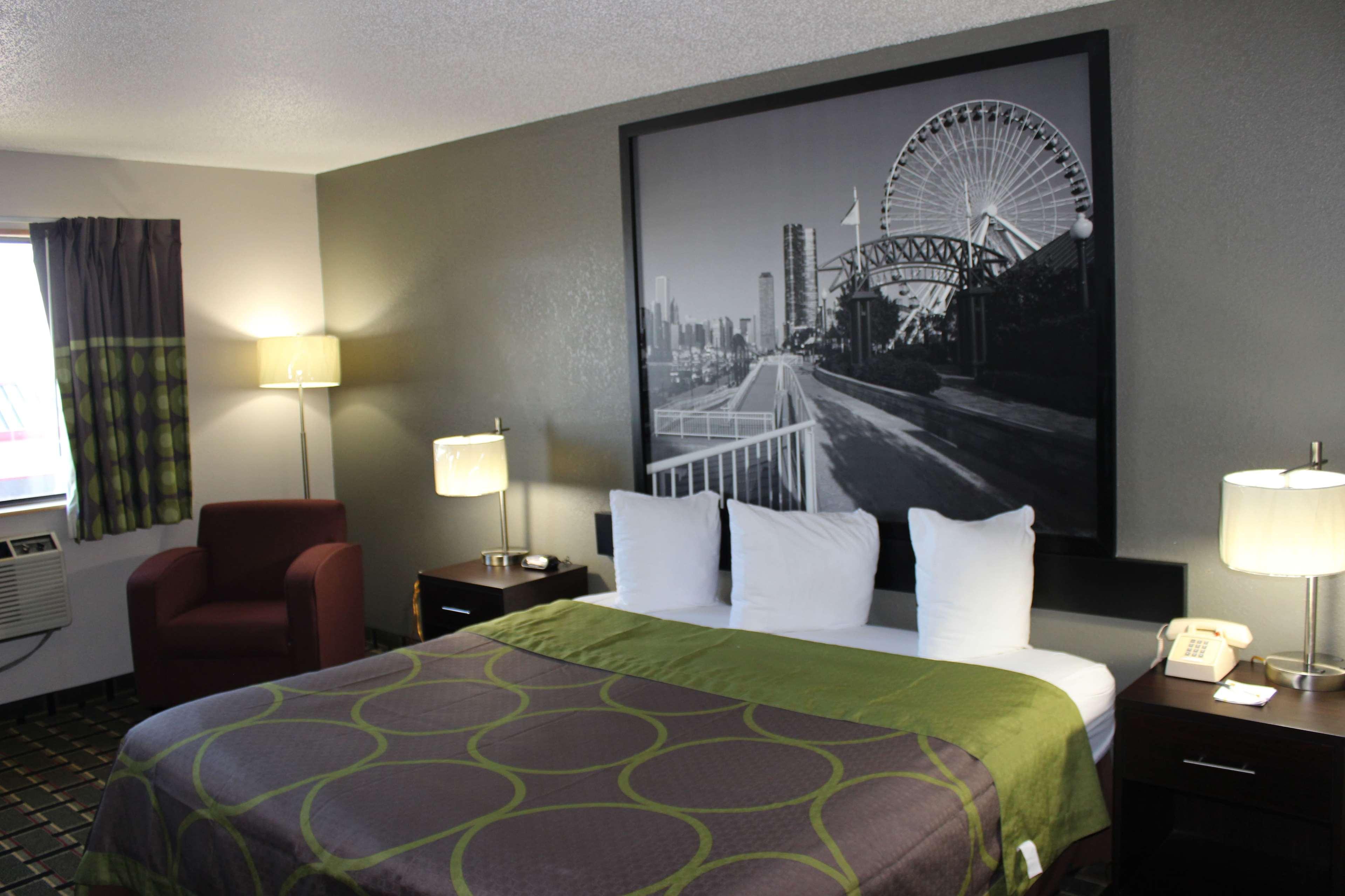 Super 8 Grand Rapids Center 2* Wyoming