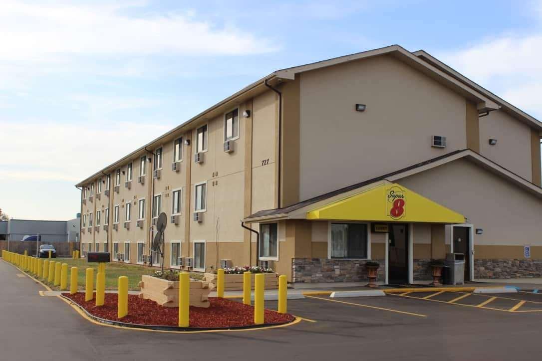 Super 8 Grand Rapids Center Wyoming