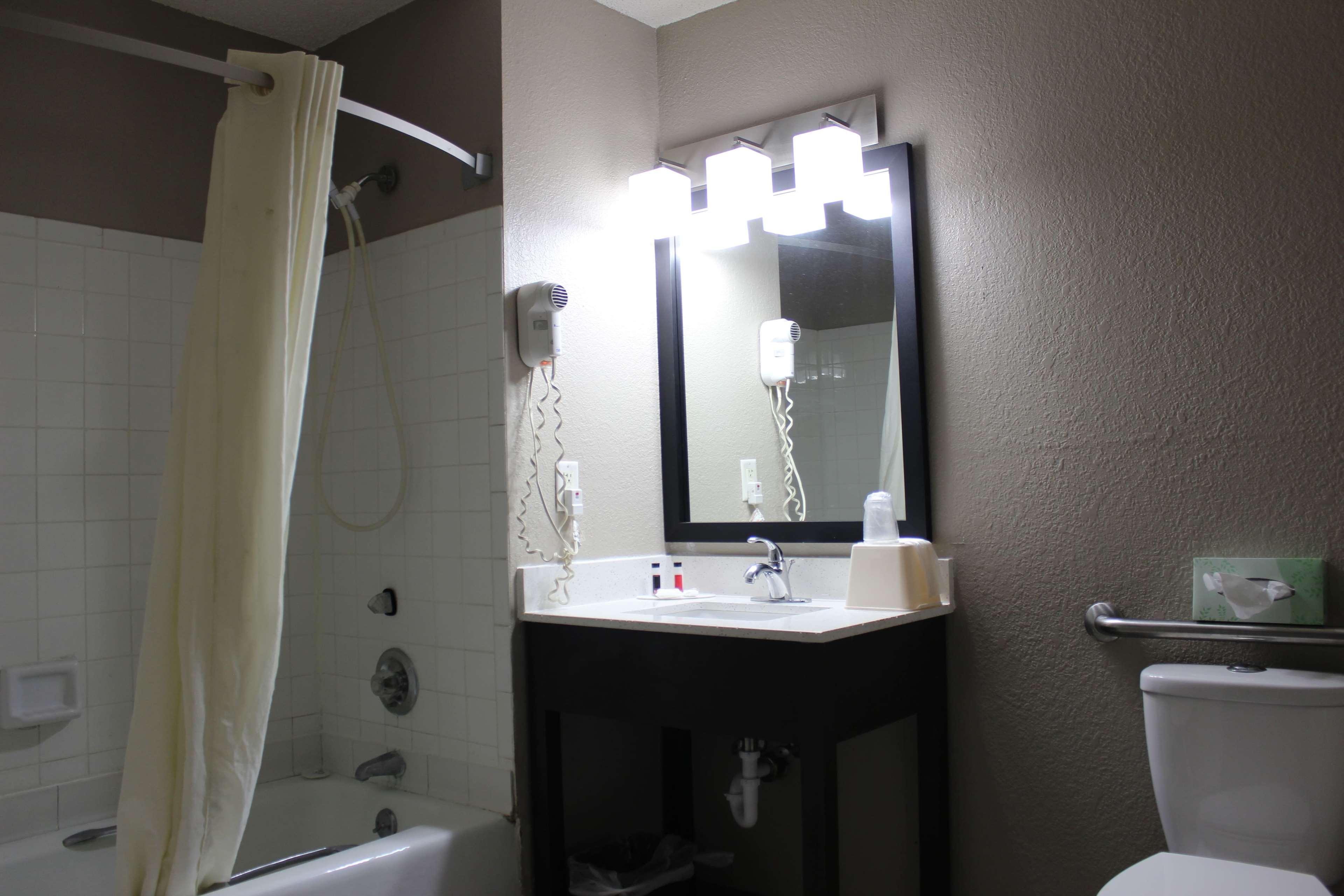 Super 8 Grand Rapids Center Wyoming